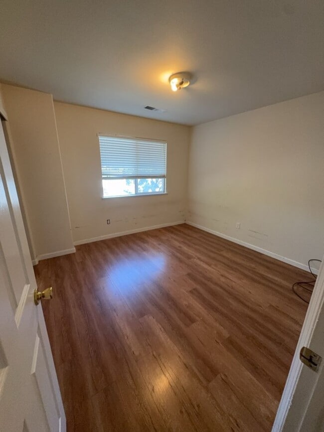 Building Photo - 5152 Renaissance Ct