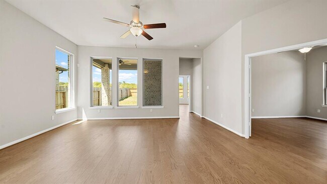 Building Photo - 1907 Meadow Trail Dr