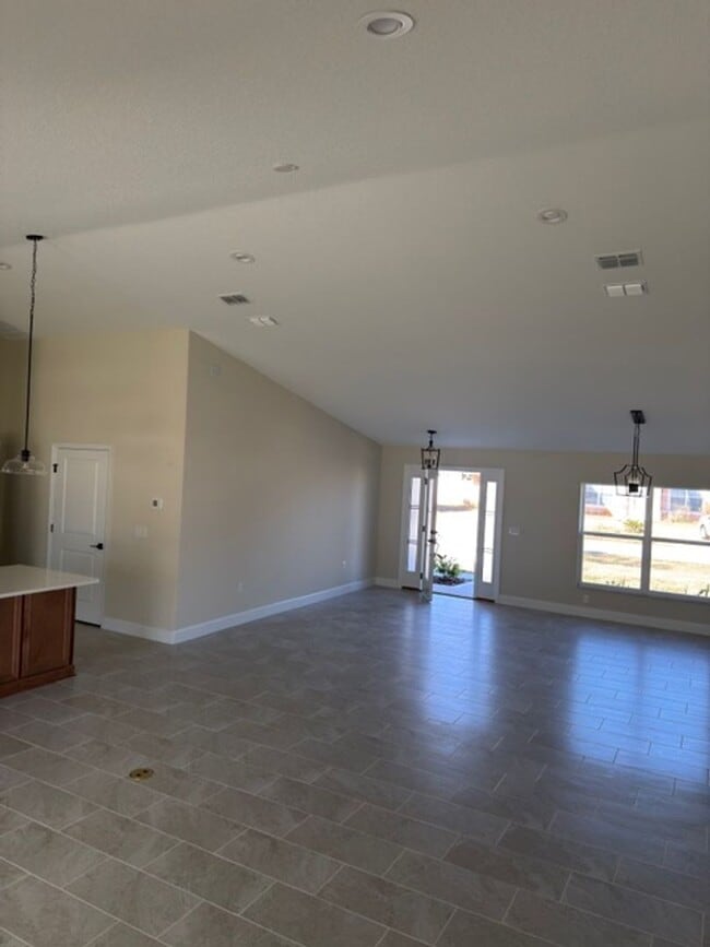 Building Photo - Brand new 4 bedroom home for rent