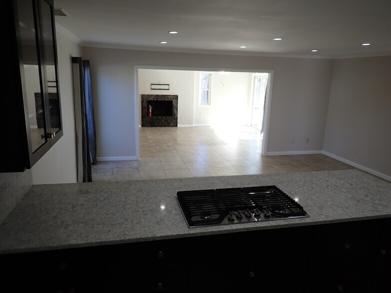 Building Photo - 1455 Transite Ave