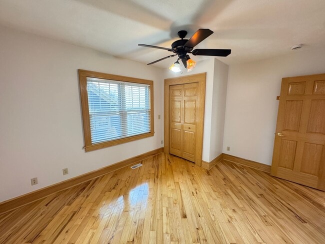 Building Photo - 413 Briarwood Ave SE