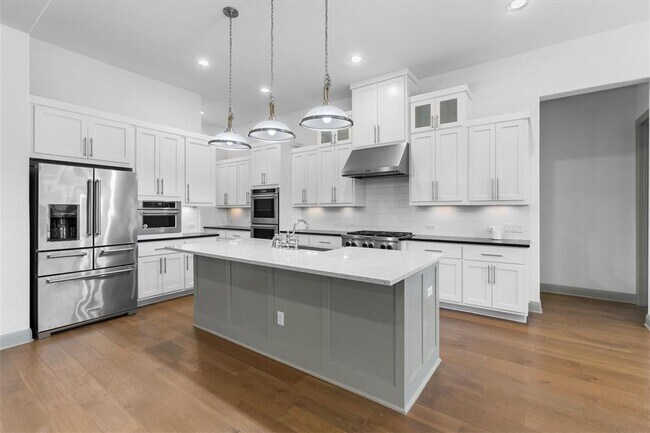 Building Photo - 16516 Leopold Trail