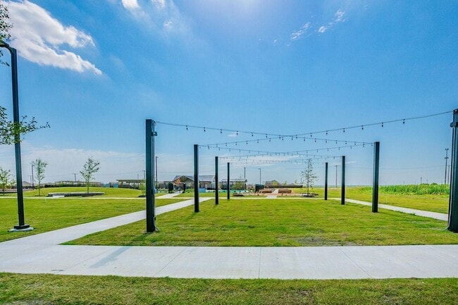 Building Photo - 5237 Sandrine Ave