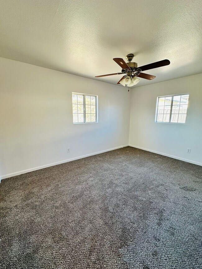 Building Photo - 7370 Minerva Dr