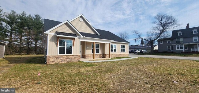 Building Photo - 112 W Main St