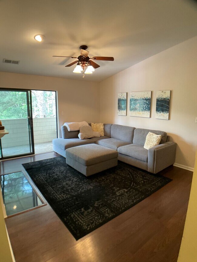 Building Photo - Spacious Condo in Brandon Ridge!