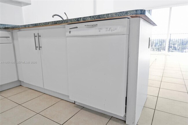 Building Photo - 3410 Coral Wy