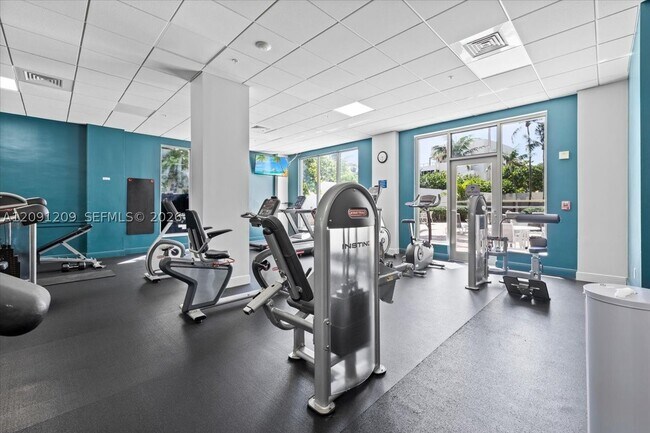 Building Photo - 4001 S Ocean Dr