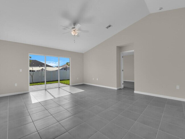 Building Photo - 1110 NW 18th Ave