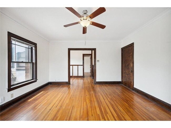 Building Photo - 1910 1st Ave S