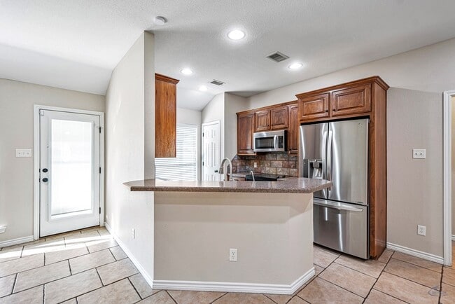 Building Photo - 5409 San Saba Ct