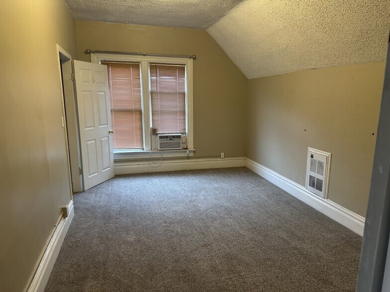 Building Photo - 1175 S 300 E
