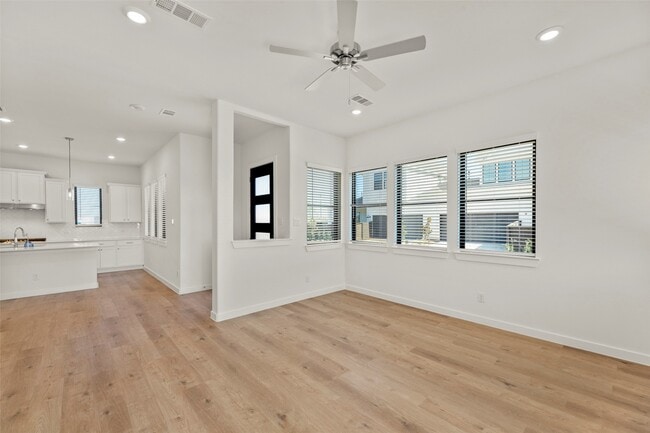 Building Photo - 3335 Verdant Ln