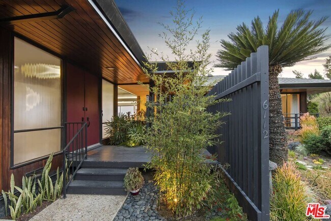 Building Photo - 6112 Via Subida