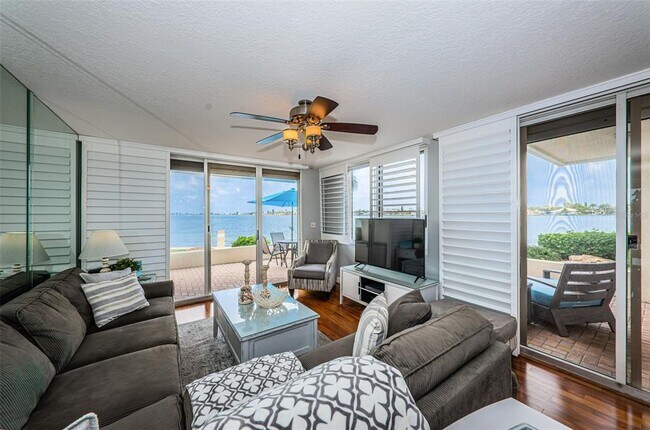 Building Photo - 6105 Bahia Del Mar Cir