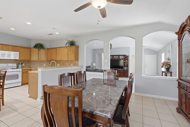 Building Photo - 6810 Jasmine Arbor Ln