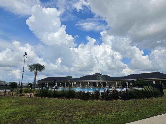 Building Photo - 4631 SW 88 Pl