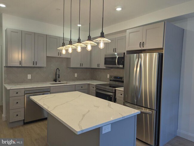 Building Photo - 2050 Fairmount Ave