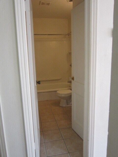 Building Photo - 1828 Platt St