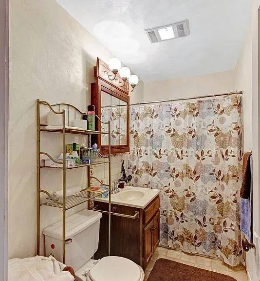 Building Photo - 313 W Thomas St