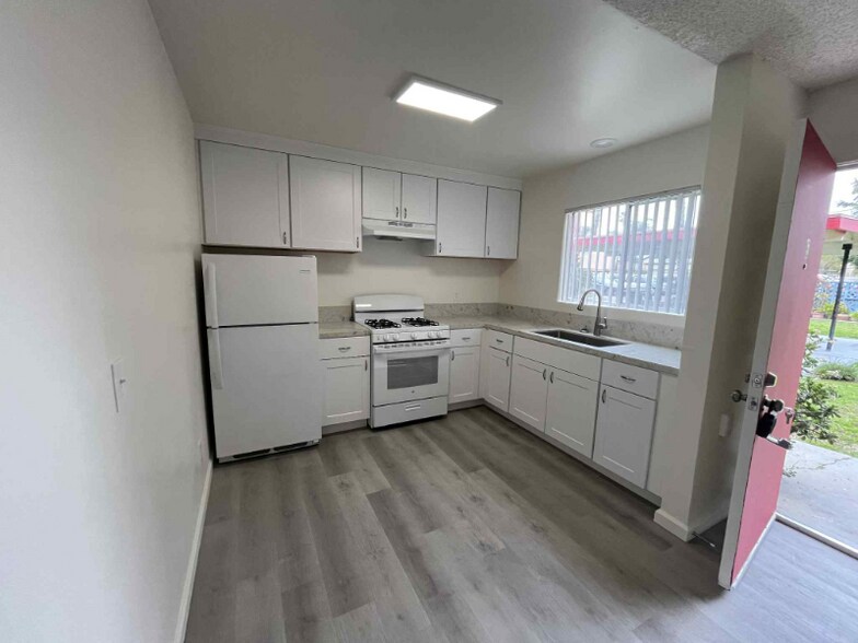 Primary Photo - 840-840 S Orange Ave