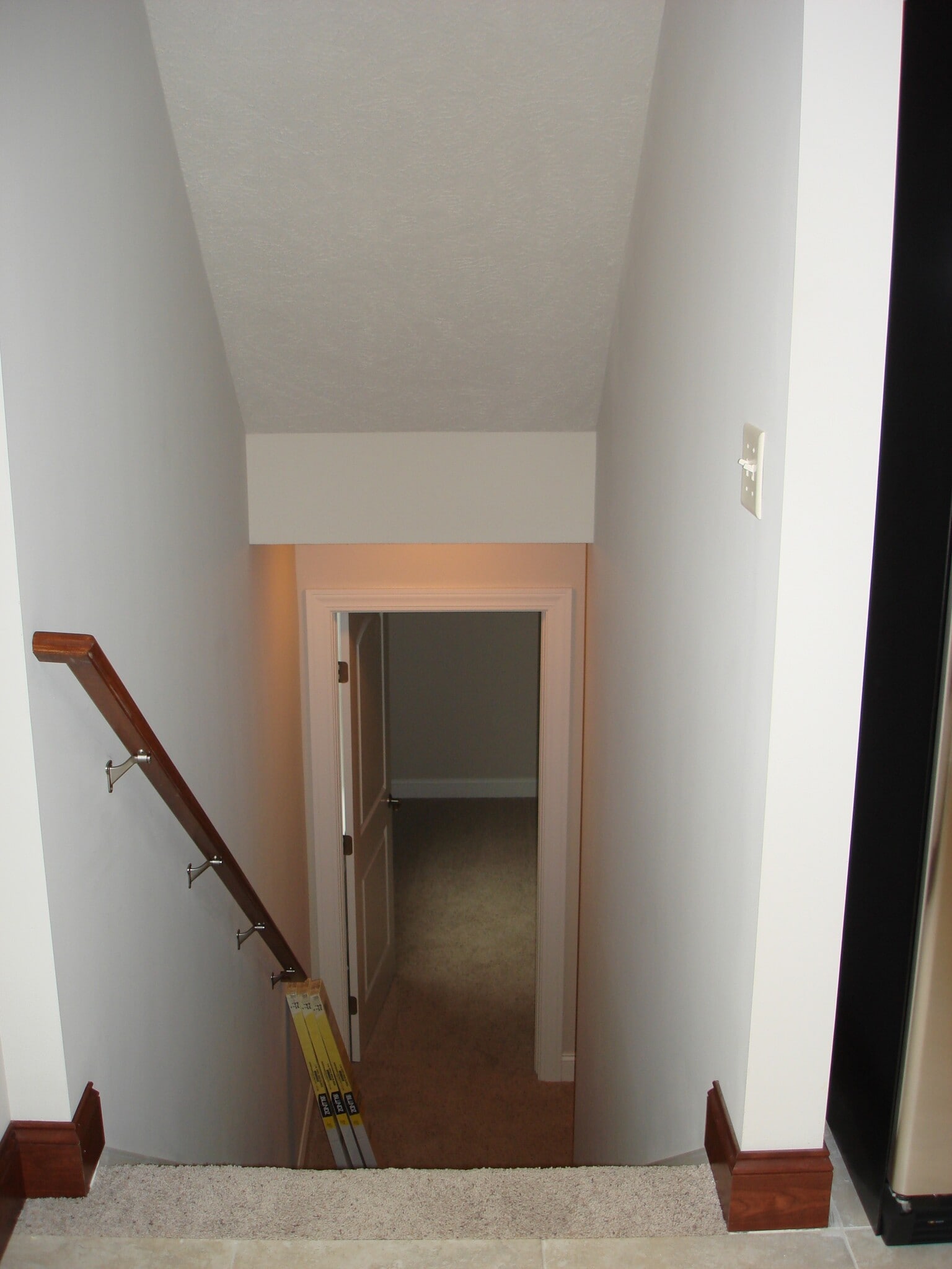 Building Photo - 960 Sautter Dr