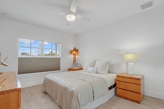 Building Photo - 120 Water Pointe Pl