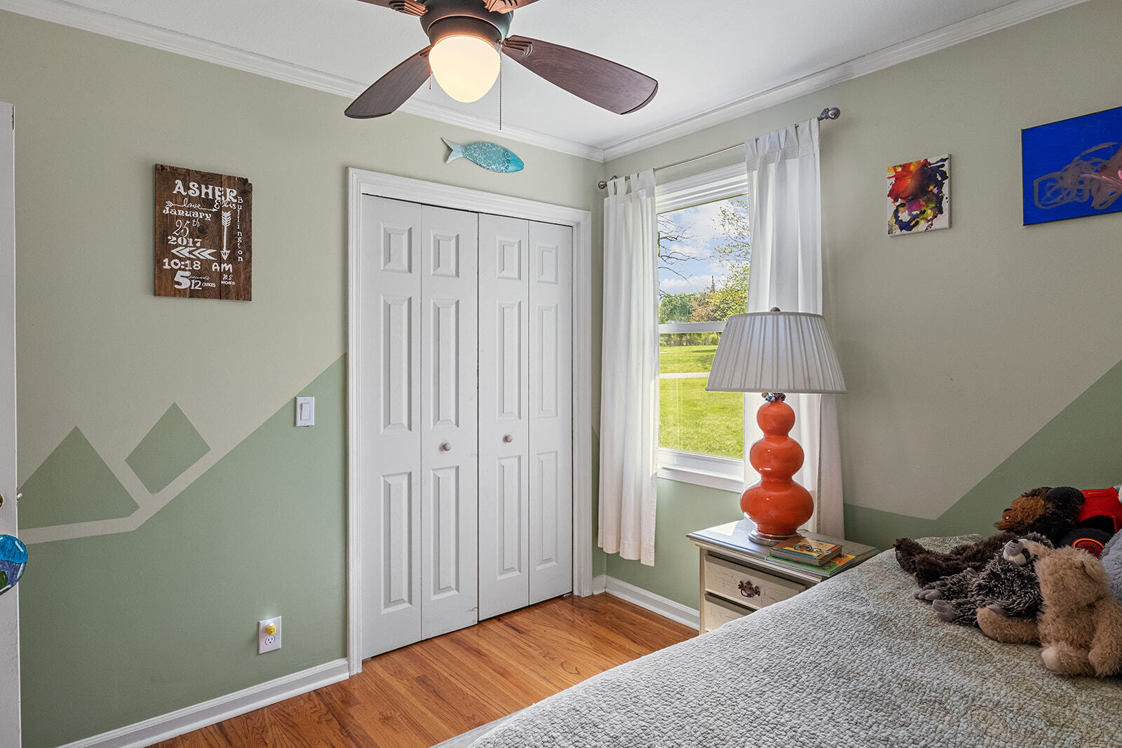 Building Photo - 358 Twin Oaks Dr