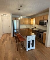 Building Photo - 5627 Green Circle Dr