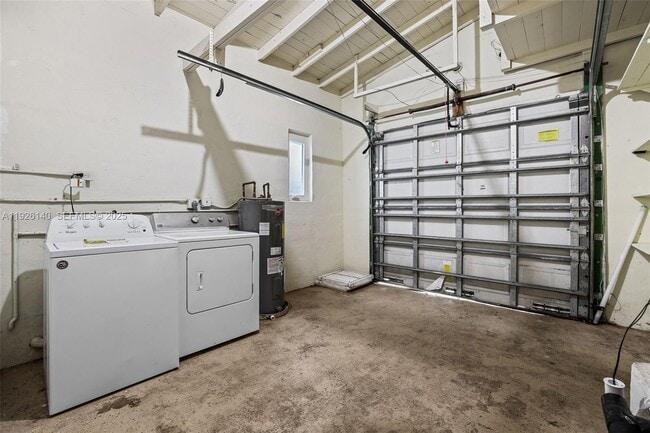 Building Photo - 410 Minorca Ave