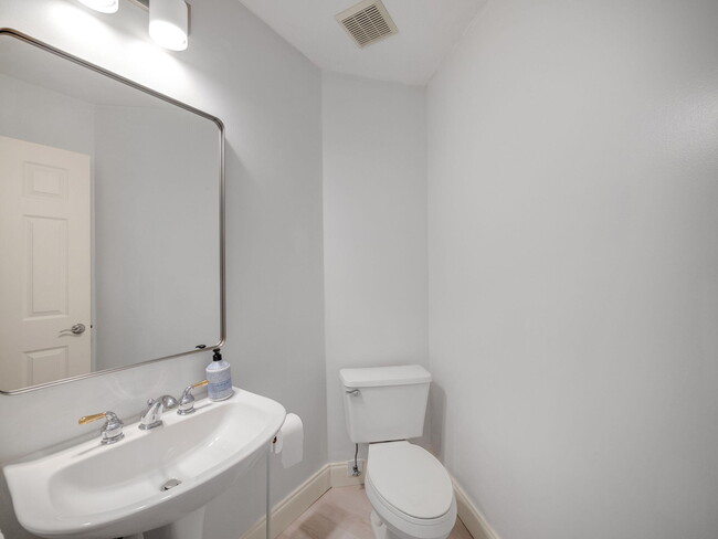 Building Photo - 143 Sunset Bay Dr