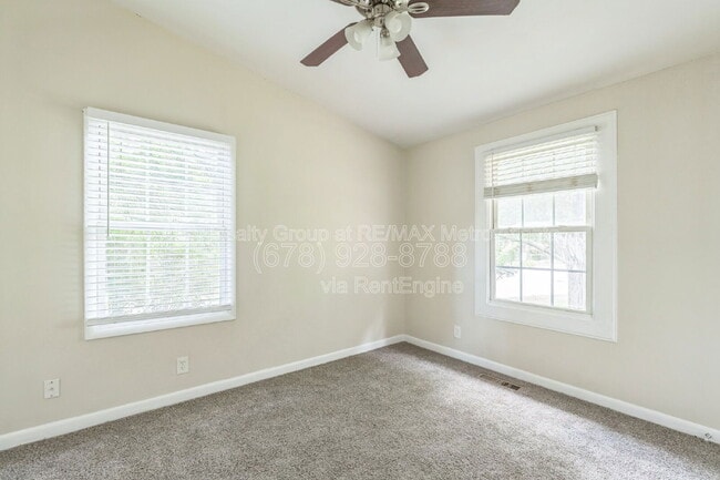 Building Photo - 16 Bromack Dr SE