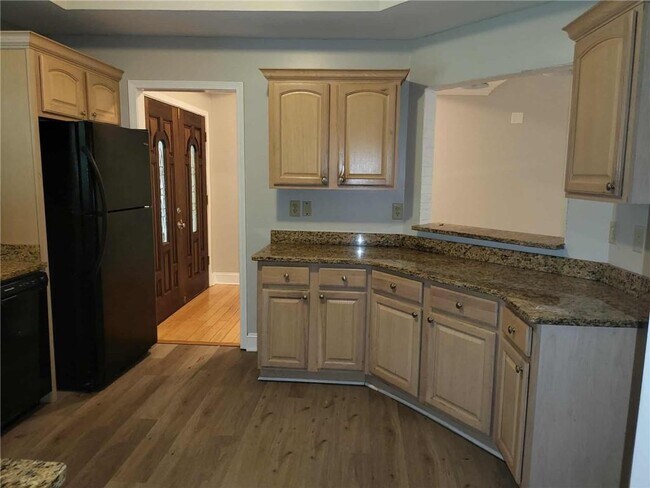 Building Photo - 3873 King Edward Trail SW