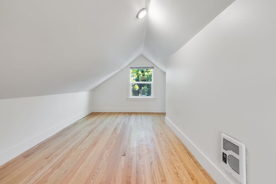 Building Photo - 1238 12th St