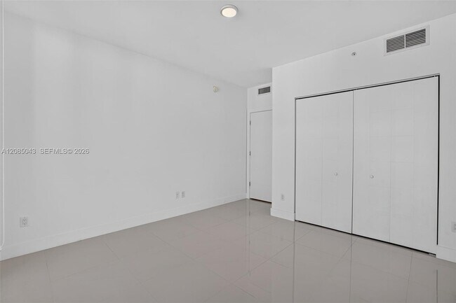 Building Photo - 2960 NE 207th St
