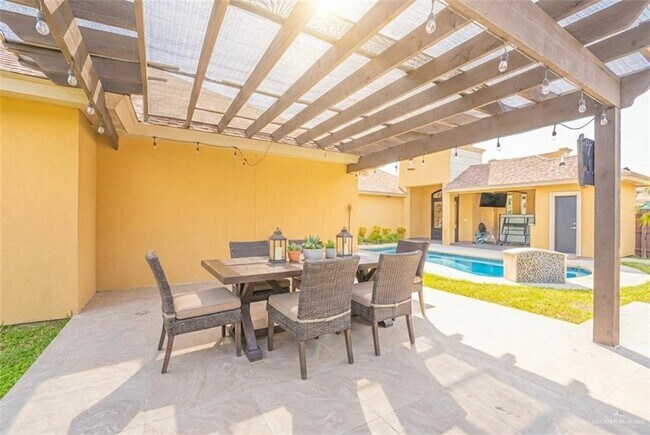 Building Photo - 30 N 46th St