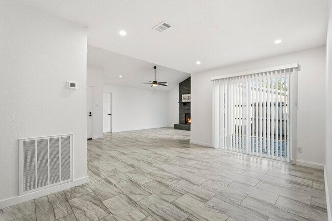 Building Photo - 23326 Briarcreek Blvd