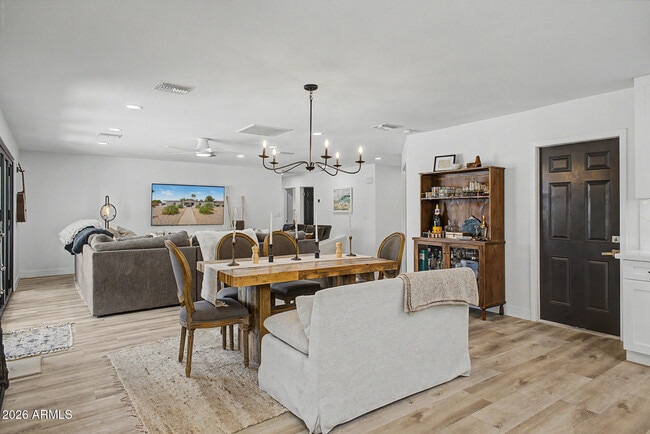 Building Photo - 5140 E Poinsettia Dr