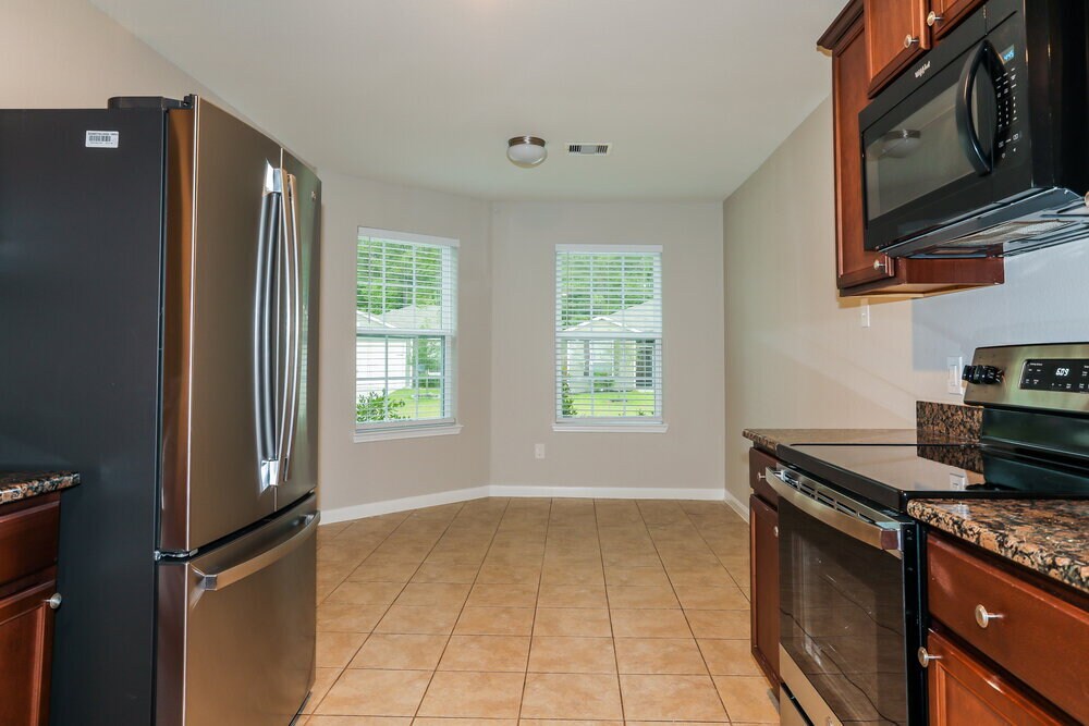 Building Photo - 27049 Leonardo Dr