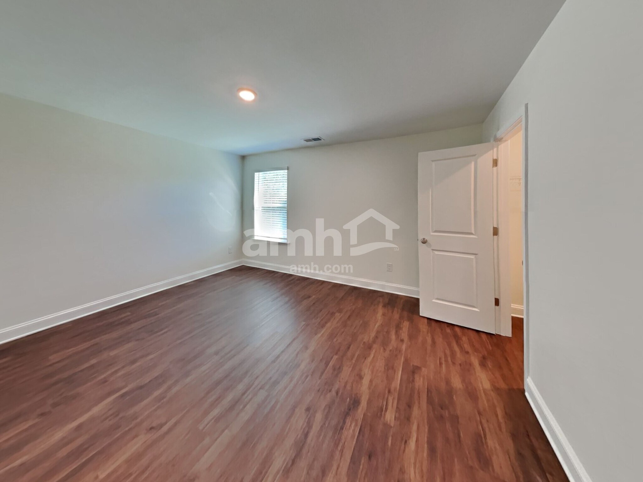 Building Photo - 564 Rivermist Dr