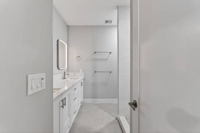 Building Photo - 1520 Independence Way