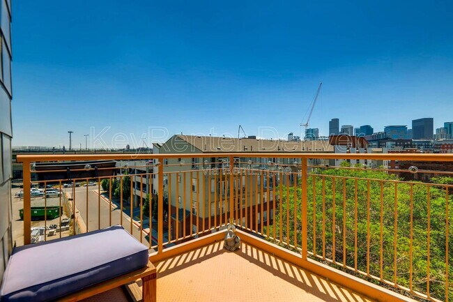 Building Photo - 3100 Huron St