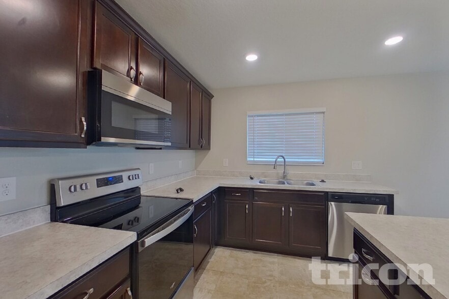 Building Photo - 2244 Gladiolus Ln
