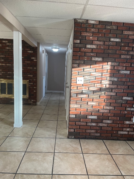 Building Photo - 5 Ambrose St