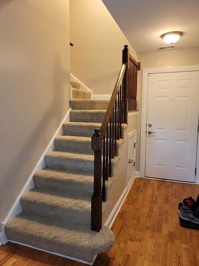 Building Photo - 35 Foxcroft Rd