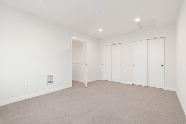 Building Photo - 18514 Meridian Ave N