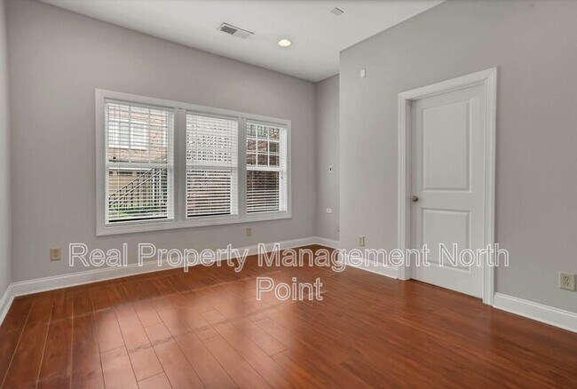 Building Photo - 3026 Eltham Pl