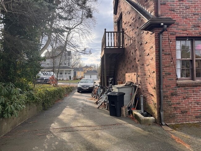 Building Photo - 10-12-12 Webster St