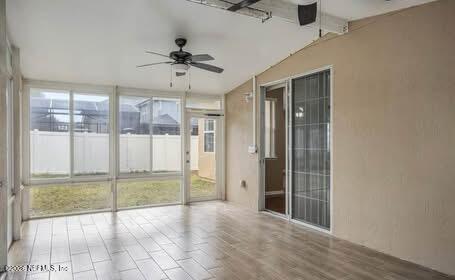 Building Photo - 11239 Justin Oaks Dr N