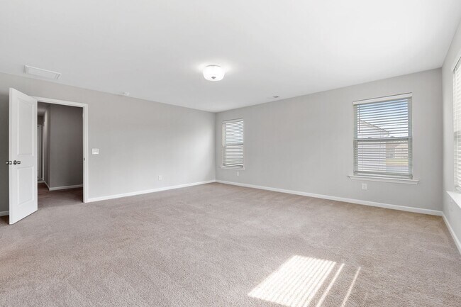 Building Photo - Easy Living in North Creek Village!